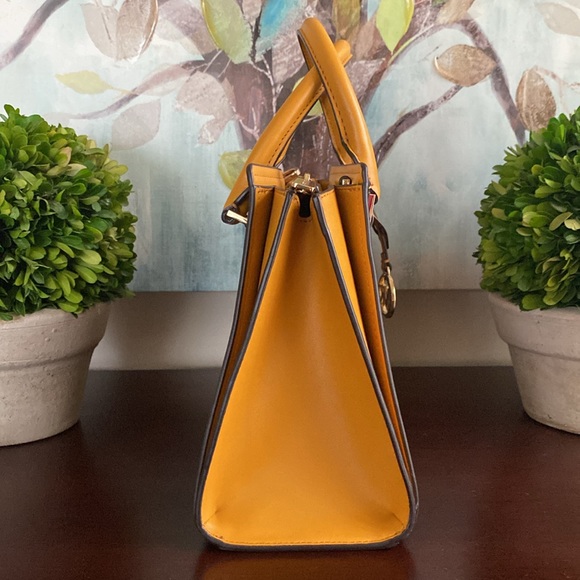 MICHAEL MK "HOPE" LOGO 🤎BROWN & MARIGOLD💛 MEDIUM MESSENGER BAG 💛LIKE NEW💛 - Picture 6 of 17